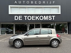 Renault Mégane - Megane 1.6i 16V Navigatie Airco ECC Trekhaak