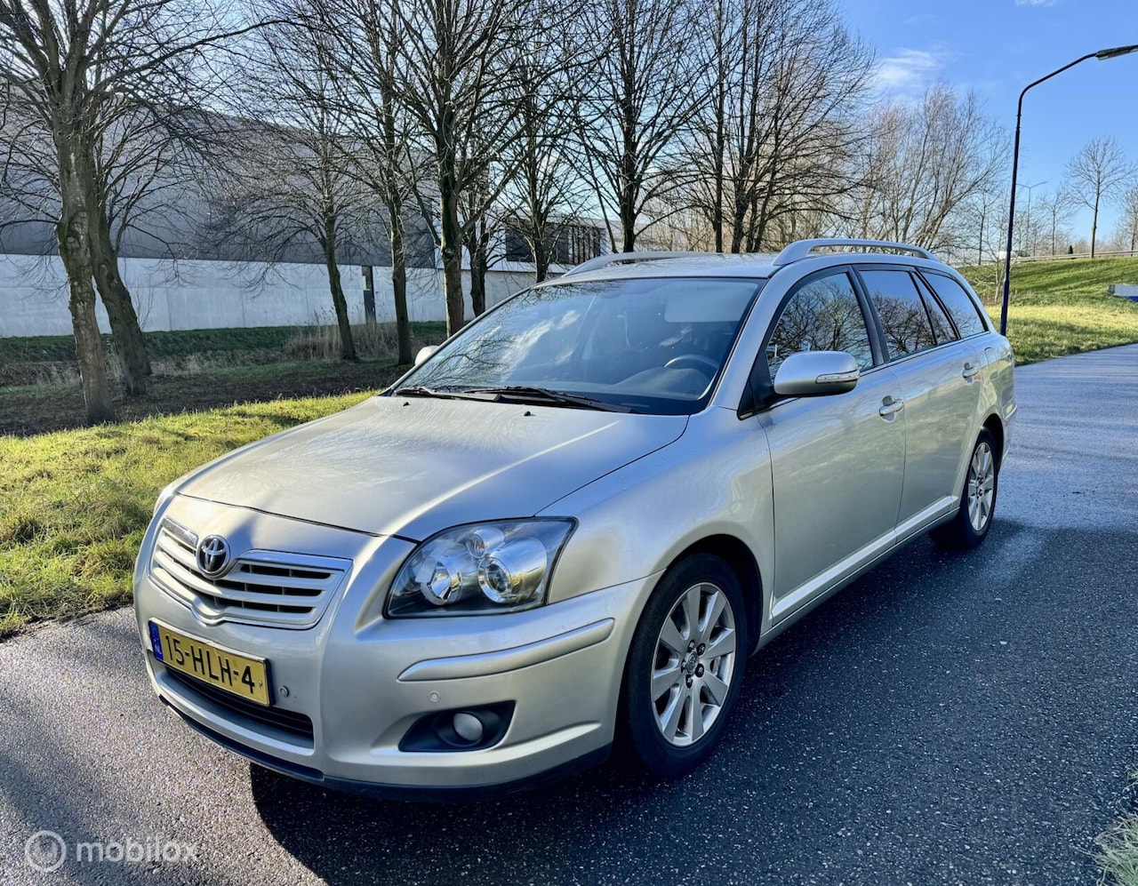 Toyota Avensis Wagon - 1.8 VVTi*NEW APK*AUTOMAAT*ONDERHOUDEN - AutoWereld.nl