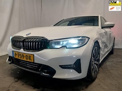 BMW 3-serie - 318i Executive Edition SCHADEAUTO