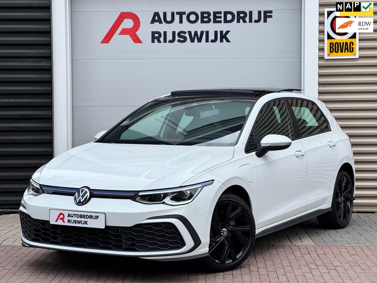 Volkswagen Golf - 1.4 eHybrid GTE Pano/HuD/Matrix/Dodehoek - AutoWereld.nl