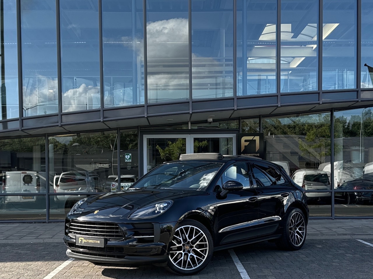 Porsche Macan - 2.0 Panorama|Luchtvering|Bose|Camera|NL-Auto - AutoWereld.nl