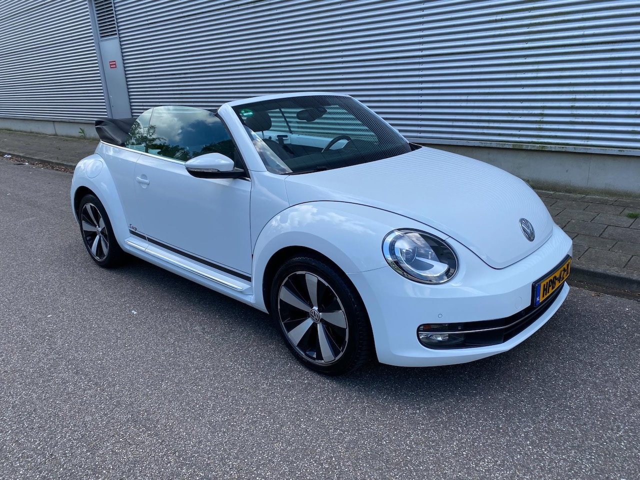 Volkswagen Beetle Cabriolet - 1.2 TSI Trend BlueMotion MET AIRCO IN MOOIE STAAT - AutoWereld.nl