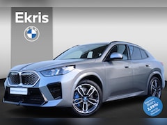 BMW iX2 - xDrive30 67 kWh iX2 xDrive30 67kWh M-Sportpakket / Panoramadak / Innovation Pack / Trekhaa