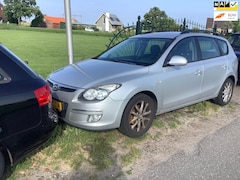 Hyundai i30 CW - 1.4i Blue Dynamic