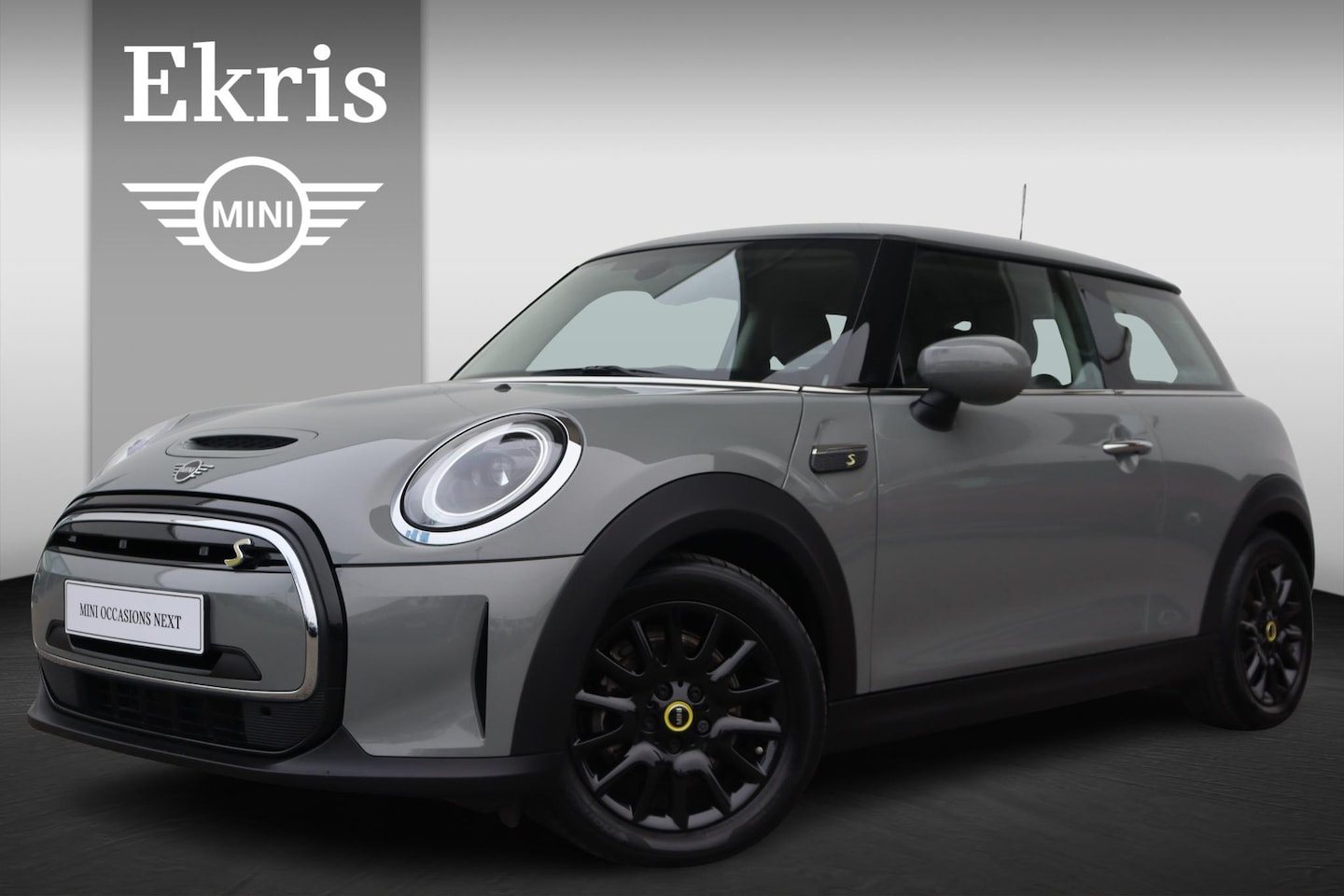 MINI Mini-Electric - Business Edition 33 kWh Navigatie/ Cruise Control/ Warmtepomp/ Sportstoelen/ Carplay - AutoWereld.nl