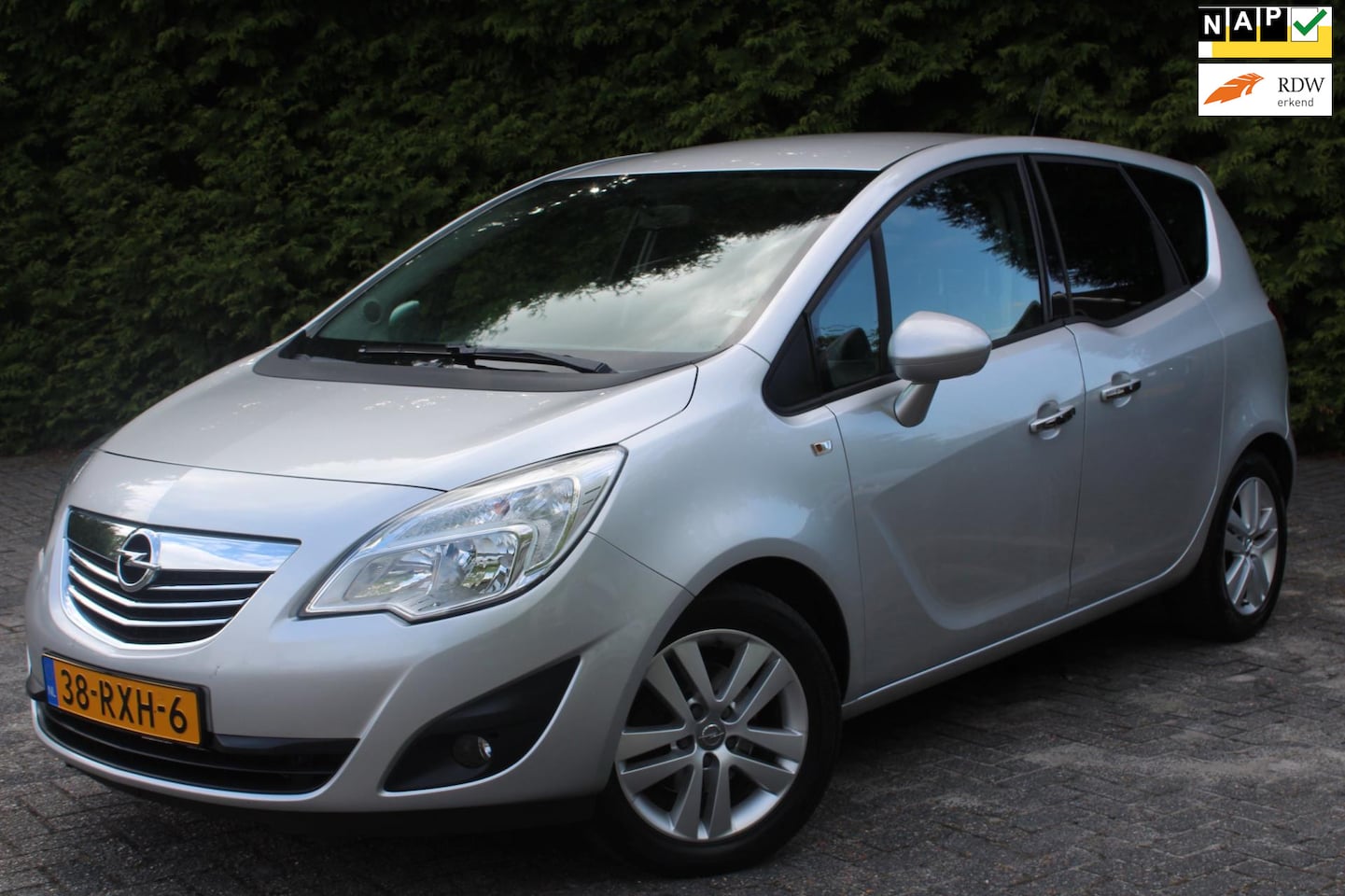 Opel Meriva - 1.4 Turbo Cosmo 120PK | Climate Control | Cruise Control | Trekhaak | LMV - AutoWereld.nl