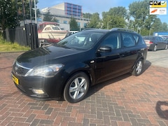 Kia Cee'd Sporty Wagon - 1.4 CVVT Seven Airco Zwart 180DKM NAP 2011