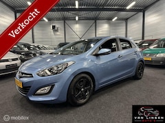 Hyundai i30 - 1.4 Airco|Navi|Camera|4s bande|Incl GROTE BEURT
