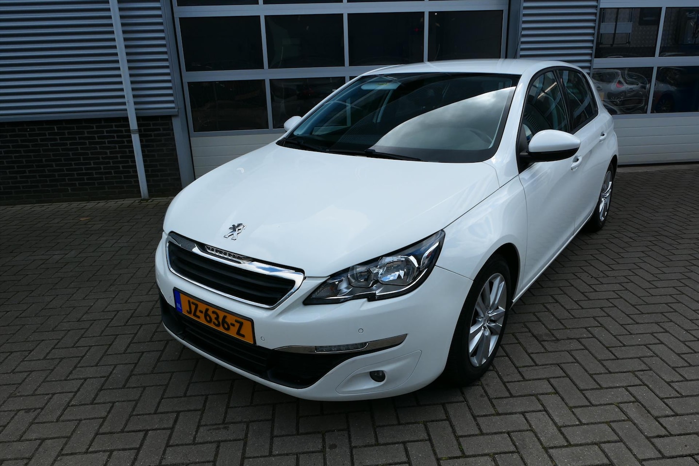 Peugeot 308 - 1.6 THP Blue Lease Executive 1.6 THP 125pk Blue Lease Executive (Dealer onderhouden) - AutoWereld.nl