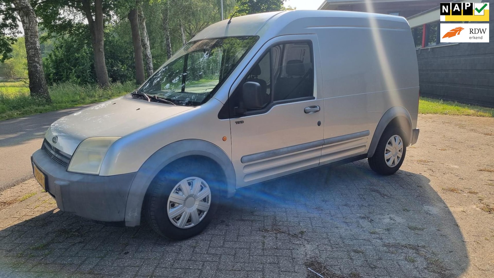 Ford Transit Connect - 1.8 BENZINE 115PK EXTRA LANG HOOG NIEUWE APK 2026 - AutoWereld.nl