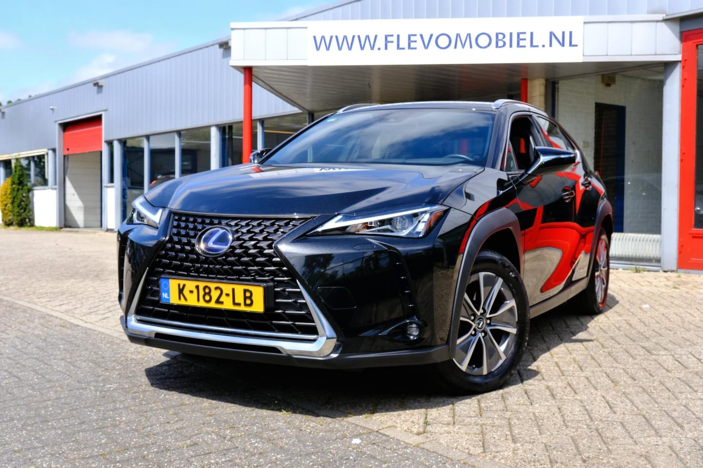 Lexus UX - 300e Business 54 kWh Aut. Clima|Adapt.Cruise|LMV|Cam - AutoWereld.nl
