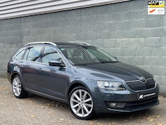 Skoda Octavia Combi - 1.2 TSI Greentech Elegance Businessline Pano|Xenon|Navi|Leder|Trekhaak|Nap|Boekjes