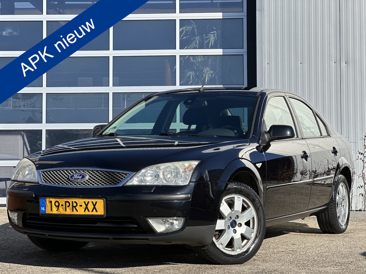 Ford Mondeo - 1.8 16v Futura 126pk | Aux | Bekerhouder | Climate control | Cruise Control | Navigatie | - AutoWereld.nl