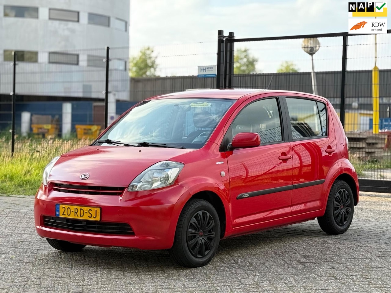 Daihatsu Sirion 2 - 1.0-12V Trend/TOPPERTJE/APK11-04-2026 - AutoWereld.nl
