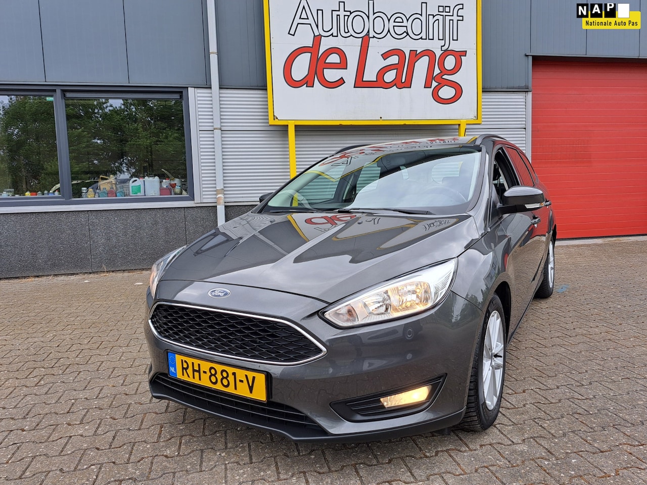 Ford Focus Wagon - 1.0 Lease Edition motor slechts 70.000km. nw. distributie + koppeling. zeer mooi! - AutoWereld.nl