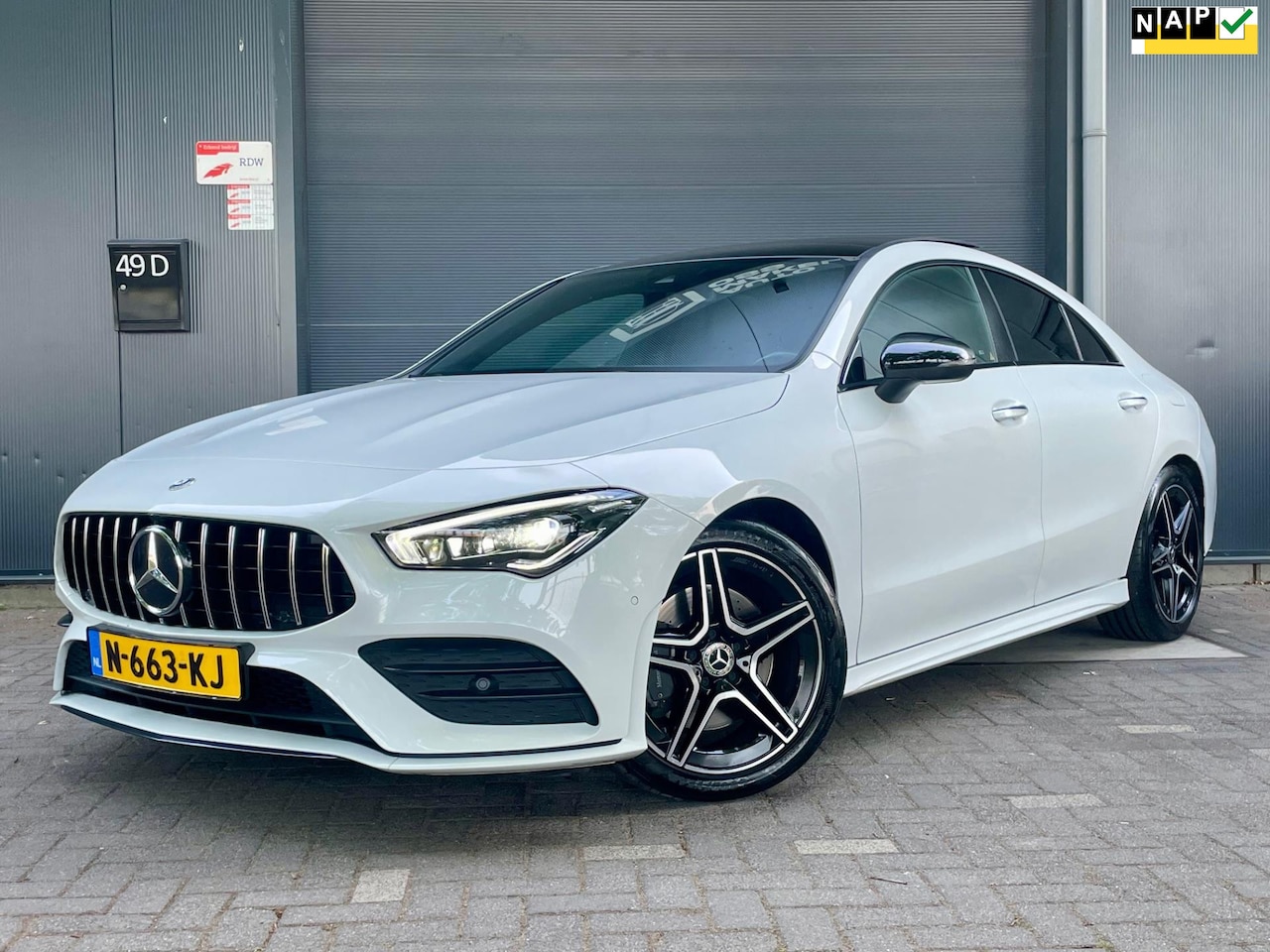 Mercedes-Benz CLA-Klasse - 200 Business Solution AMG NAP CARPLAY SFEERVERLICHTING PANO MEMORYSEATS NAVI CLIMA BLUETOO - AutoWereld.nl