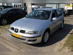 Seat Leon - 1.6-16V Stella Airco Bluetooth Trekhaak LM-Velgen APK NAP