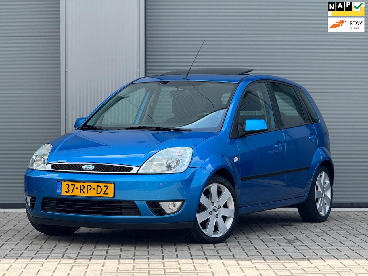 Ford Fiesta - 1.6-16V Futura | Automaat | Schuifdak | Airco | Elektrische ramen | Elektrische spiegels | - AutoWereld.nl