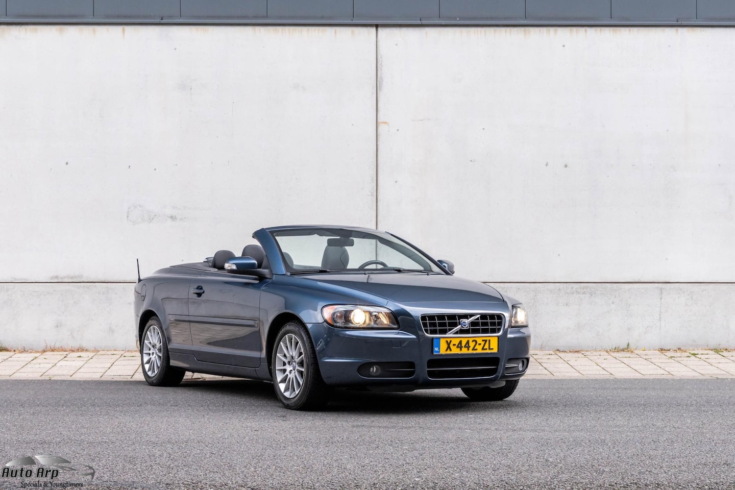 Volvo C70 Convertible - 2.4 Kinetic 2.4 Kinetic - AutoWereld.nl