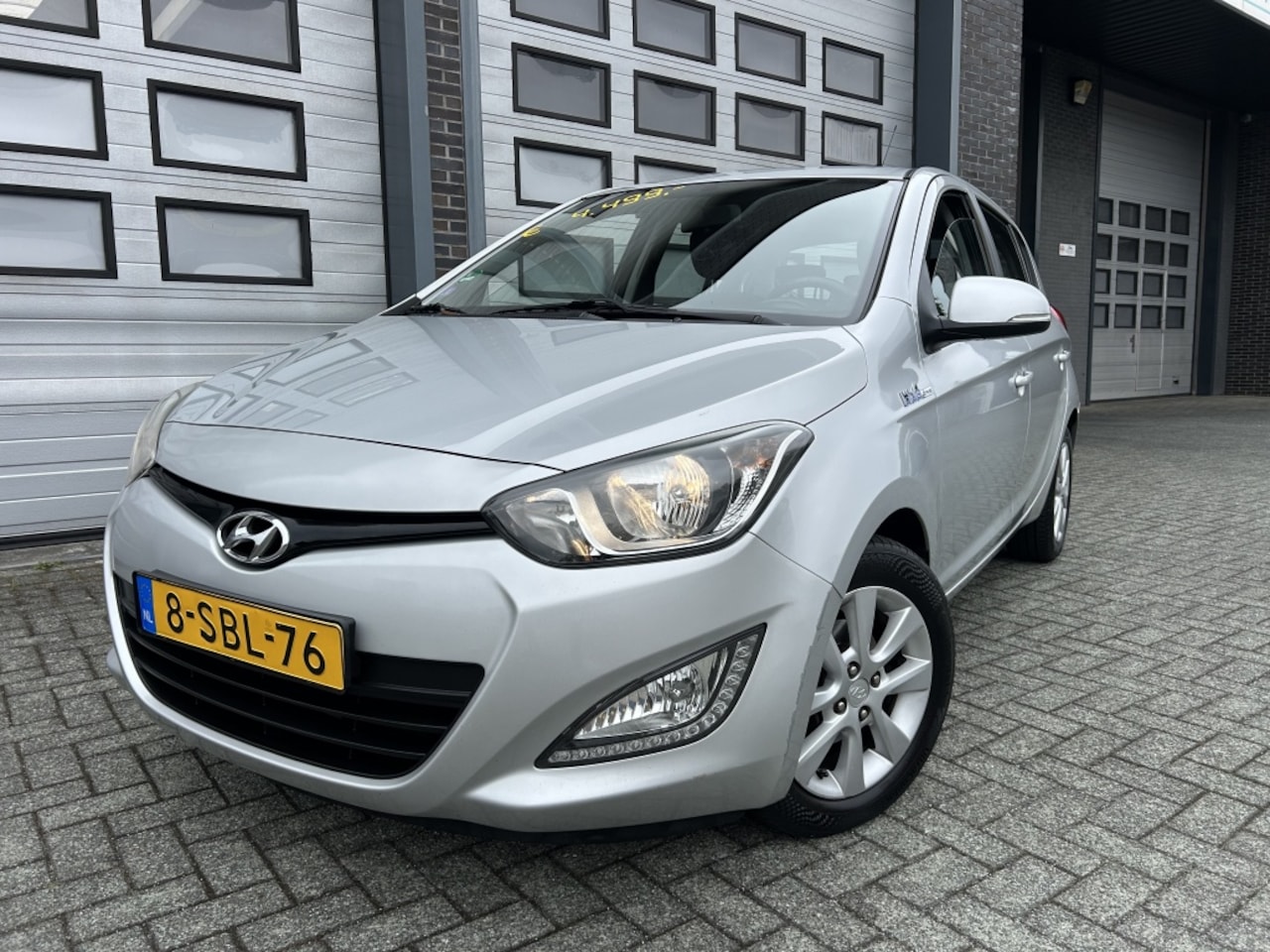 Hyundai i20 - 1.2i i-Deal 5DRS Facelift! Airco Topauto! - AutoWereld.nl