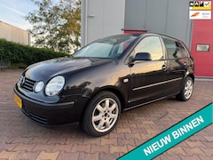 Volkswagen Polo - 1.4-16V Comfortline ( Inruilkoopje + Automaat + Schuifdak )
