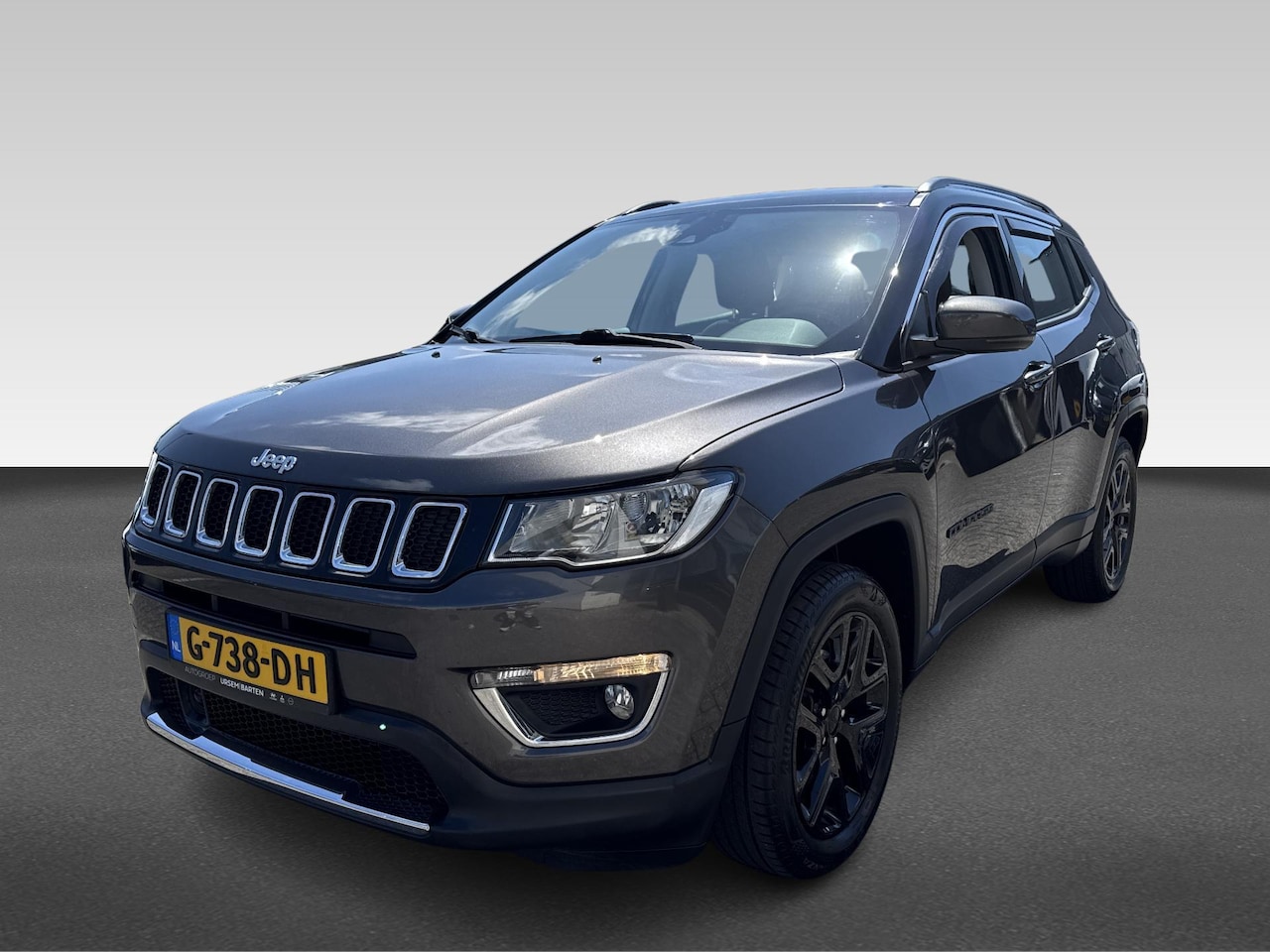Jeep Compass - 1.4 MultiAir Night Eagle  | 140PK | halfleder | navigatie | parkeercamera | trekhaak - AutoWereld.nl