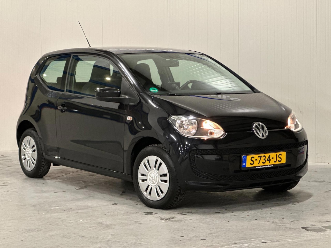 Volkswagen Up! - 1.0 high up! Zwart Navi+| Garantie - AutoWereld.nl