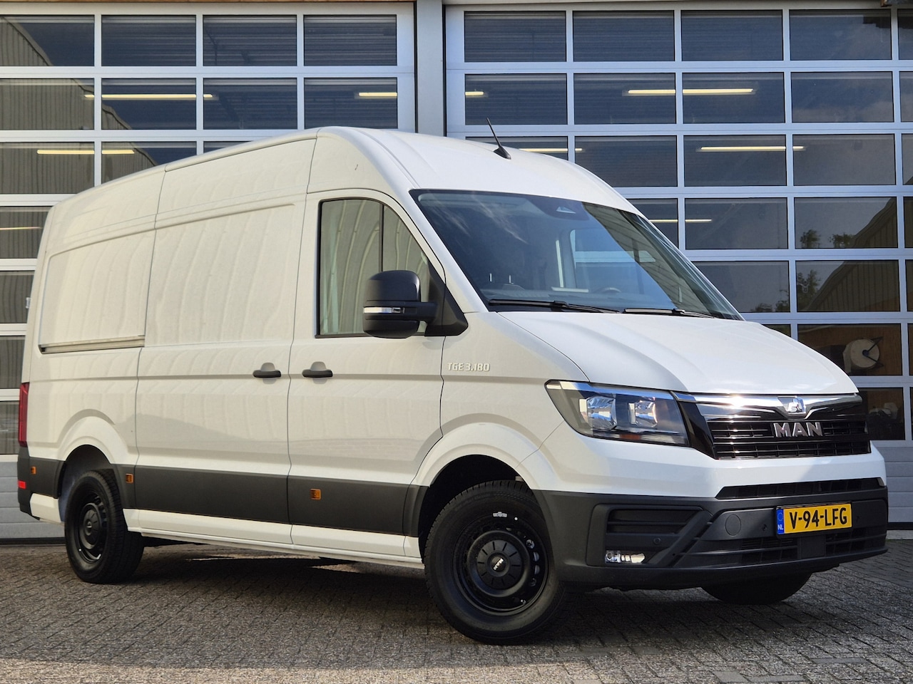 MAN TGE - BPM VRIJ 3.180 L3H3 | TREKHAAK | CRUISE | NAVI | - AutoWereld.nl