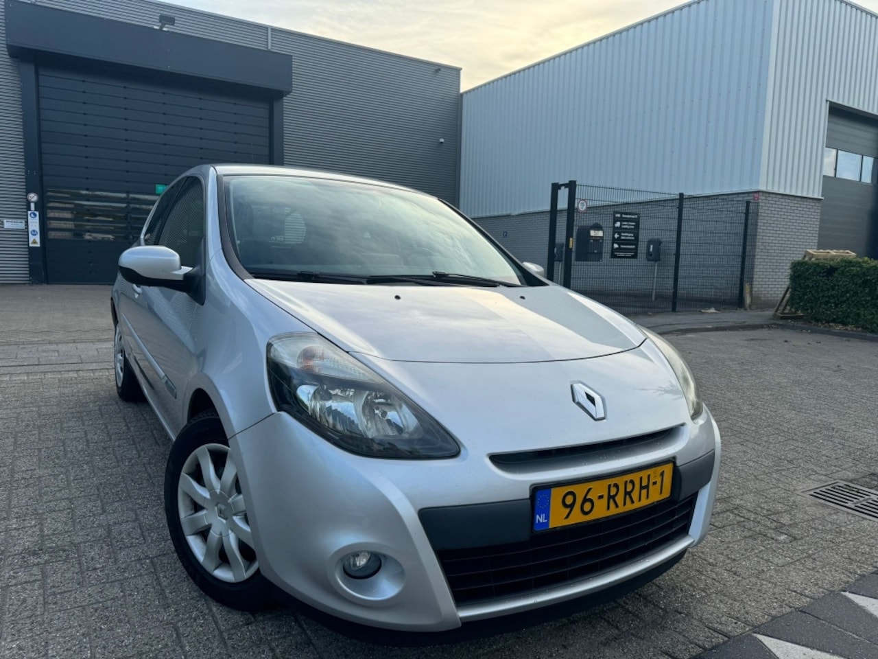 Renault Clio - 1.5 dCi Navigatie|Cruise Collection 2011 - AutoWereld.nl