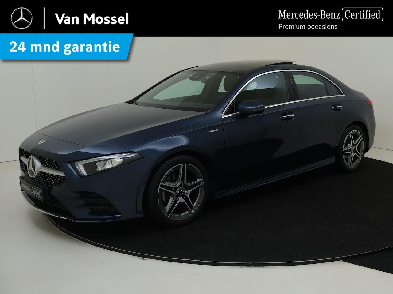Mercedes-Benz A-klasse - 180 AMG Line / Stoelverwarming / Achteruitrijcamera / Panorama-schuifdak - AutoWereld.nl