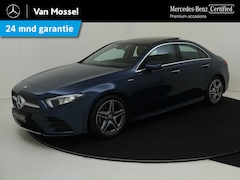 Mercedes-Benz A-klasse - 180 AMG Line / Stoelverwarming / Achteruitrijcamera / Panorama-schuifdak