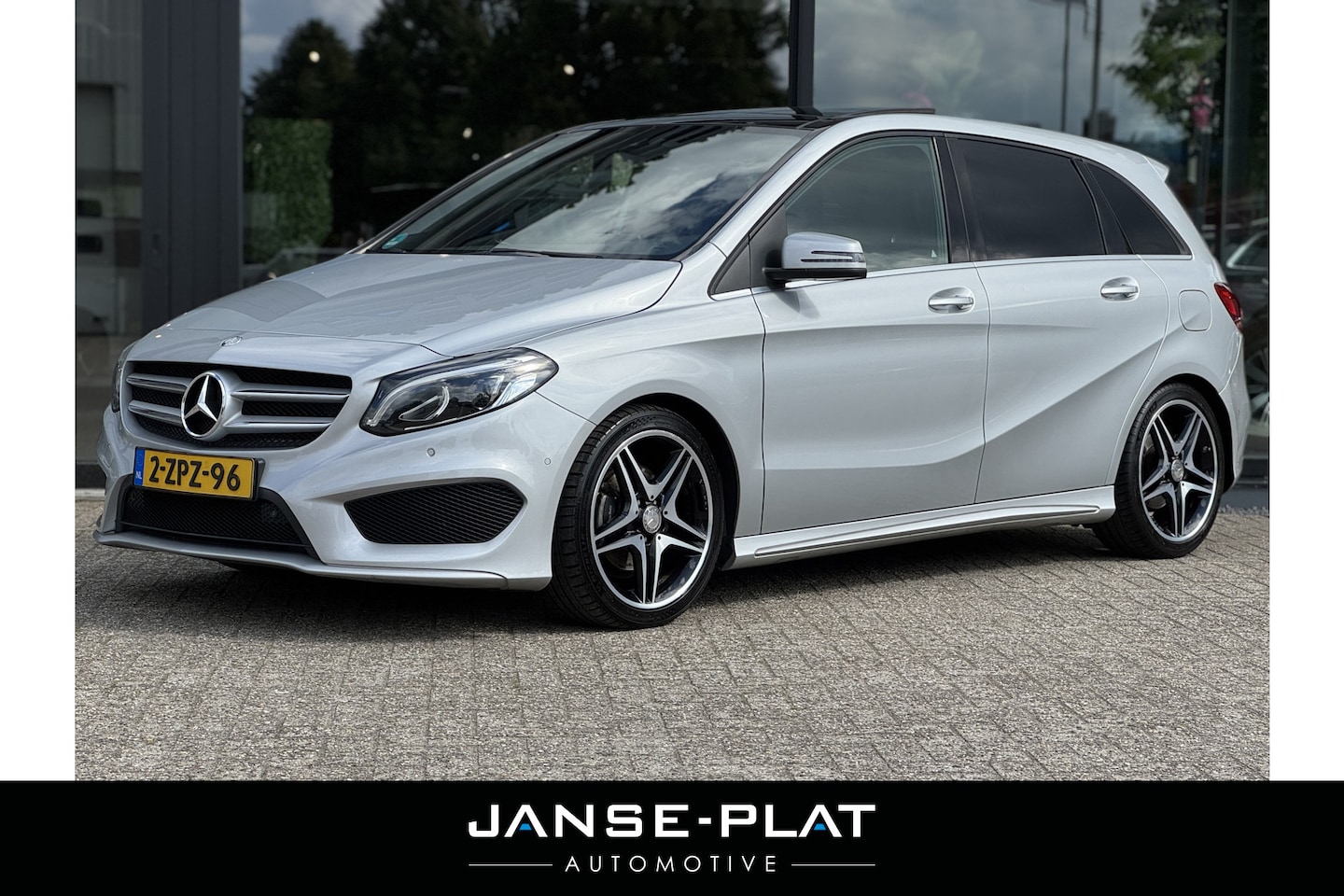 Mercedes-Benz B-klasse - 180 AMG AUT Ambition Pano | Afn. Trekhaak | Leder | - AutoWereld.nl