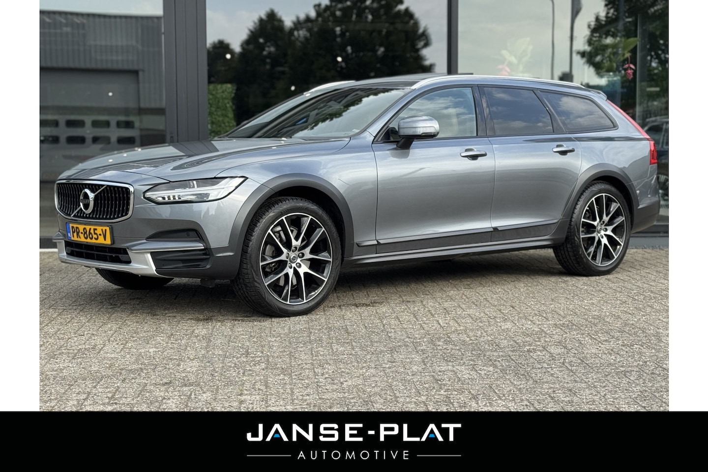 Volvo V90 Cross Country - 2.0 T5 AUT | Pano | Wegdr. Trekhaak | Pilot Ass. | Standkachel | - AutoWereld.nl