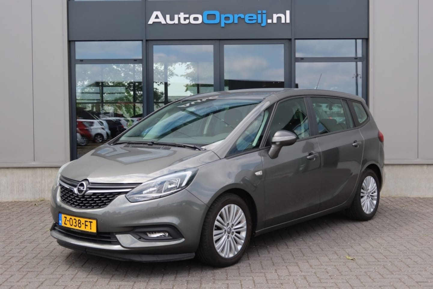 Opel Zafira Tourer - 1.4 Turbo 140PK Business+ 7 Personen NAVI, Camera, Trekhaak - AutoWereld.nl