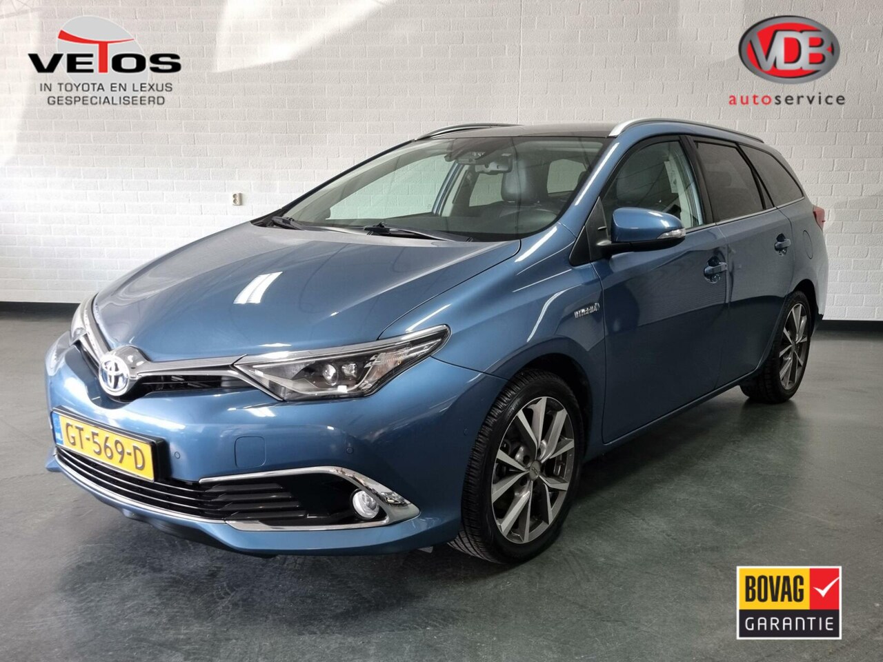 Toyota Auris Touring Sports - 1.8 Hybrid Executive / Pano - AutoWereld.nl