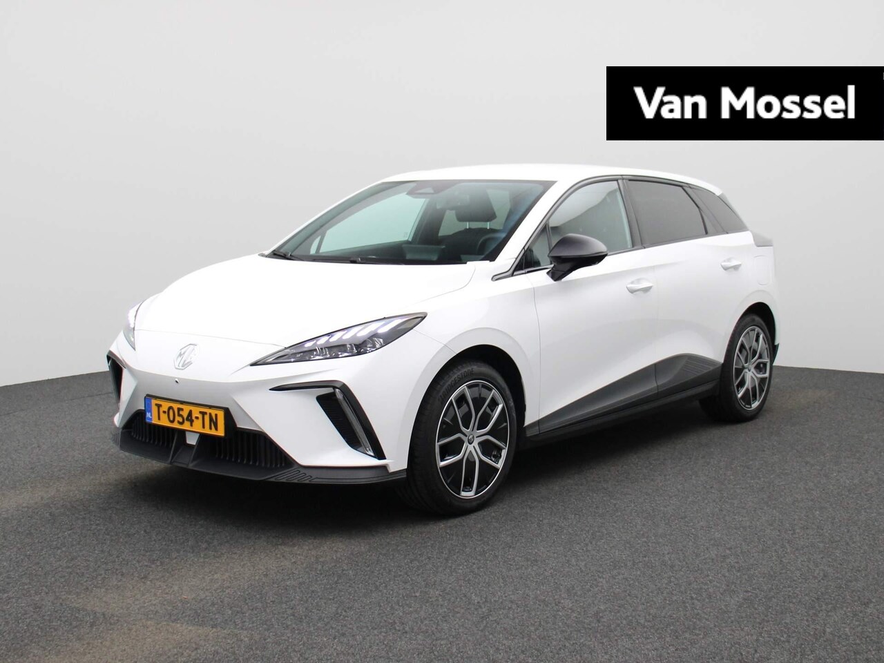 MG MG4 Electric - Long Range Comfort 64 kWh | Apple CarPlay | Camera | Led Koplampen | Climate Control | - AutoWereld.nl