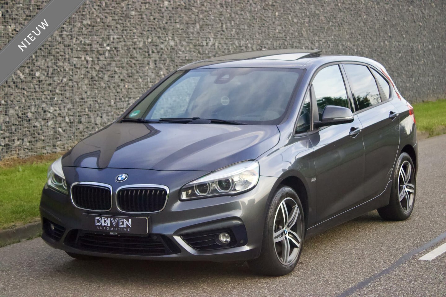 BMW 2-serie Active Tourer - 220i | Sportline - Pano - HeadUp - AutoWereld.nl