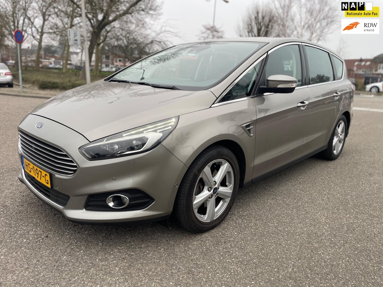 Ford S-Max - 1.5 Titanium / 7zits / leder / airco / cruise.control / navi / elek.pakket / lmv / nap.... - AutoWereld.nl