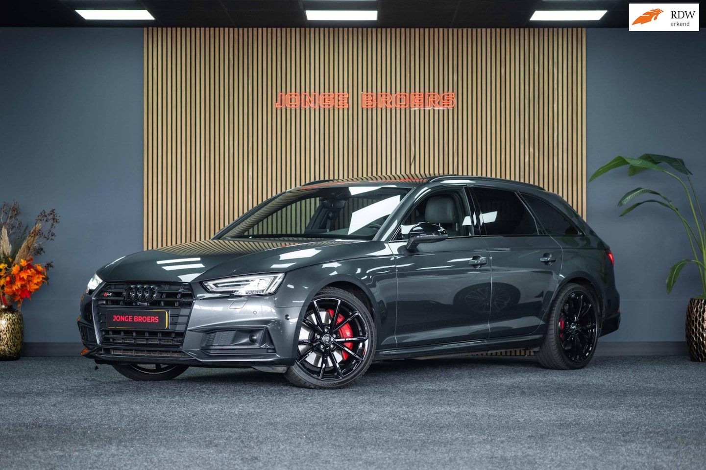 Audi A4 Avant - 3.0 TFSI S4 quattro Pro Line Plus |Pano|360|Trekhaak - AutoWereld.nl