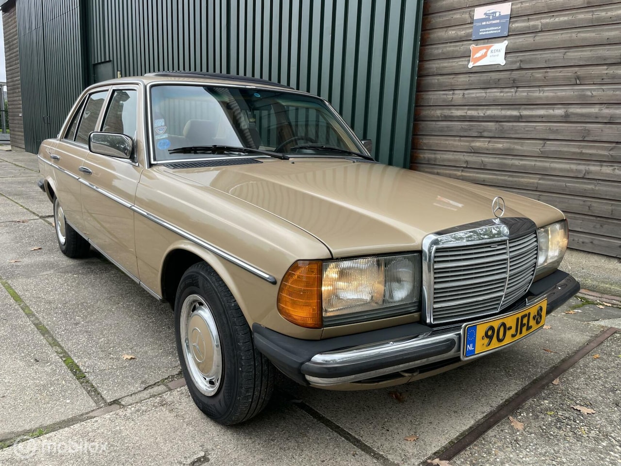 Mercedes-Benz 280 - 200-280 300 D 5 cyl. - AutoWereld.nl