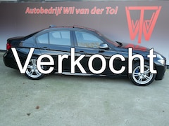 BMW 3-serie - 320i M-SPORT | OPEN DAK | H.U.D. | TREKHAAK | CAMERA | DIGI DASH | KEYLESS