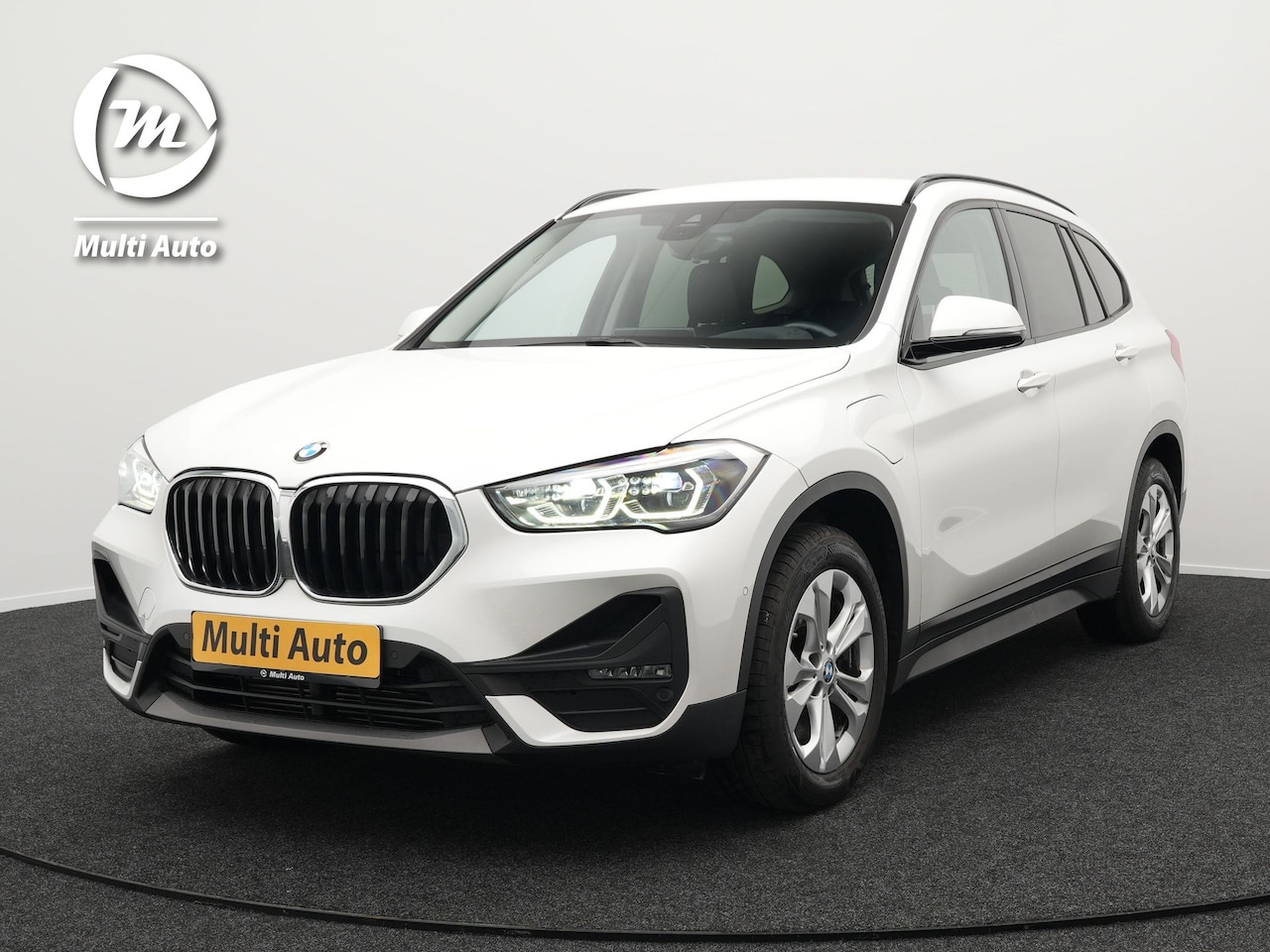 BMW X1 - xDrive25e Sportline Plug In Hybrid PHEV | Adaptive Cruise | Lederen Sportstoelen Memory | - AutoWereld.nl