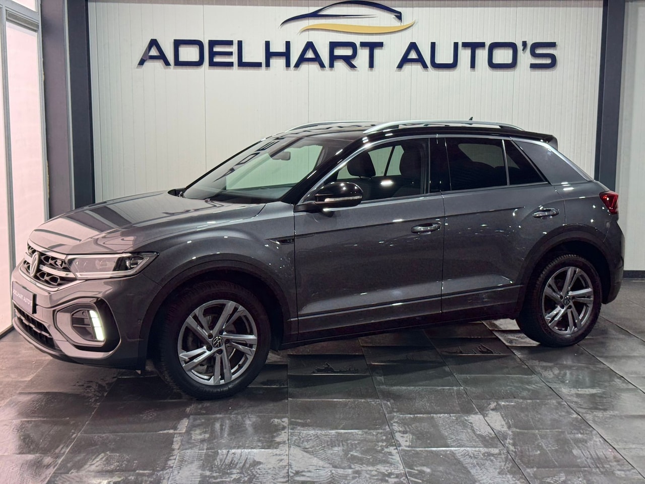 Volkswagen T-Roc - 1.0 TSI R-Line / Navigatie full map / Apple CarPlay / Cruise control / Lederen interieur - AutoWereld.nl