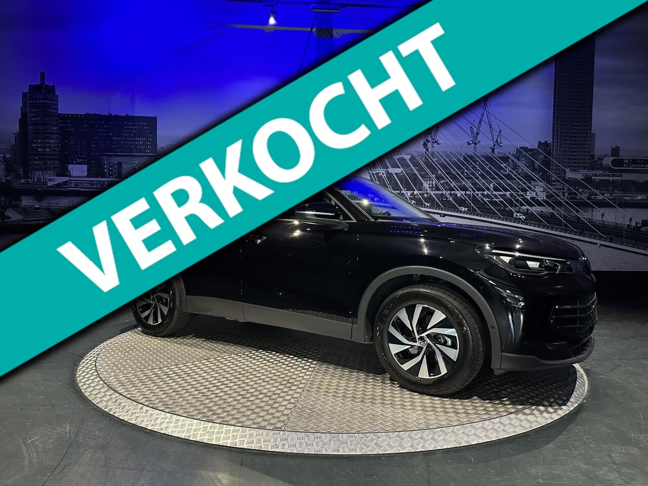 Volkswagen Tiguan - 1.5 eTSI Life Edition *WinterPack*LEDPlus*Keyless*PrivGlass* - AutoWereld.nl