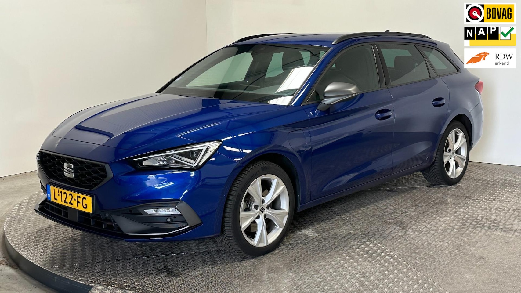 Seat Leon Sportstourer - 1.4 TSI eHybrid PHEV FR Business Intense parkeersensoren benzine navigatie cruisecontrolet - AutoWereld.nl