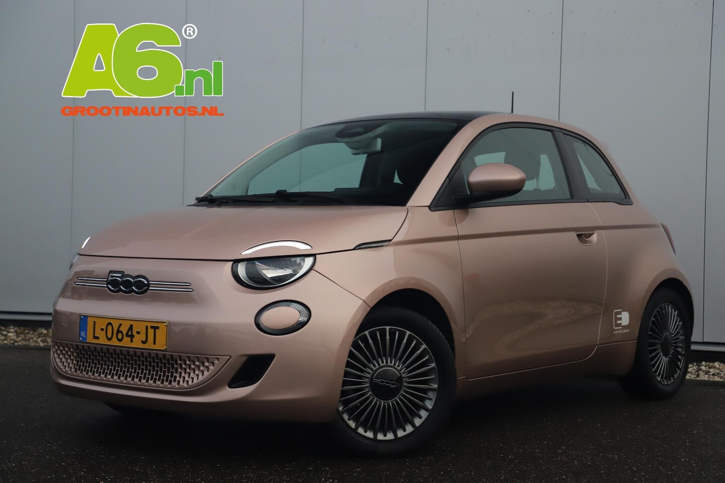 Fiat 500e - Icon 42 kWh Fiat 500 Icon 42 kWh Automaat Panoramadak Navigatie LED Carplay Android Blueto - AutoWereld.nl