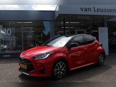 Toyota Yaris - 1.5 HYBRID LAUNCH EDITION HUD DODEHOEK JBL-AUDIO STOELVERW. LED KOPLAMPEN P-SENSOREN AD-CR