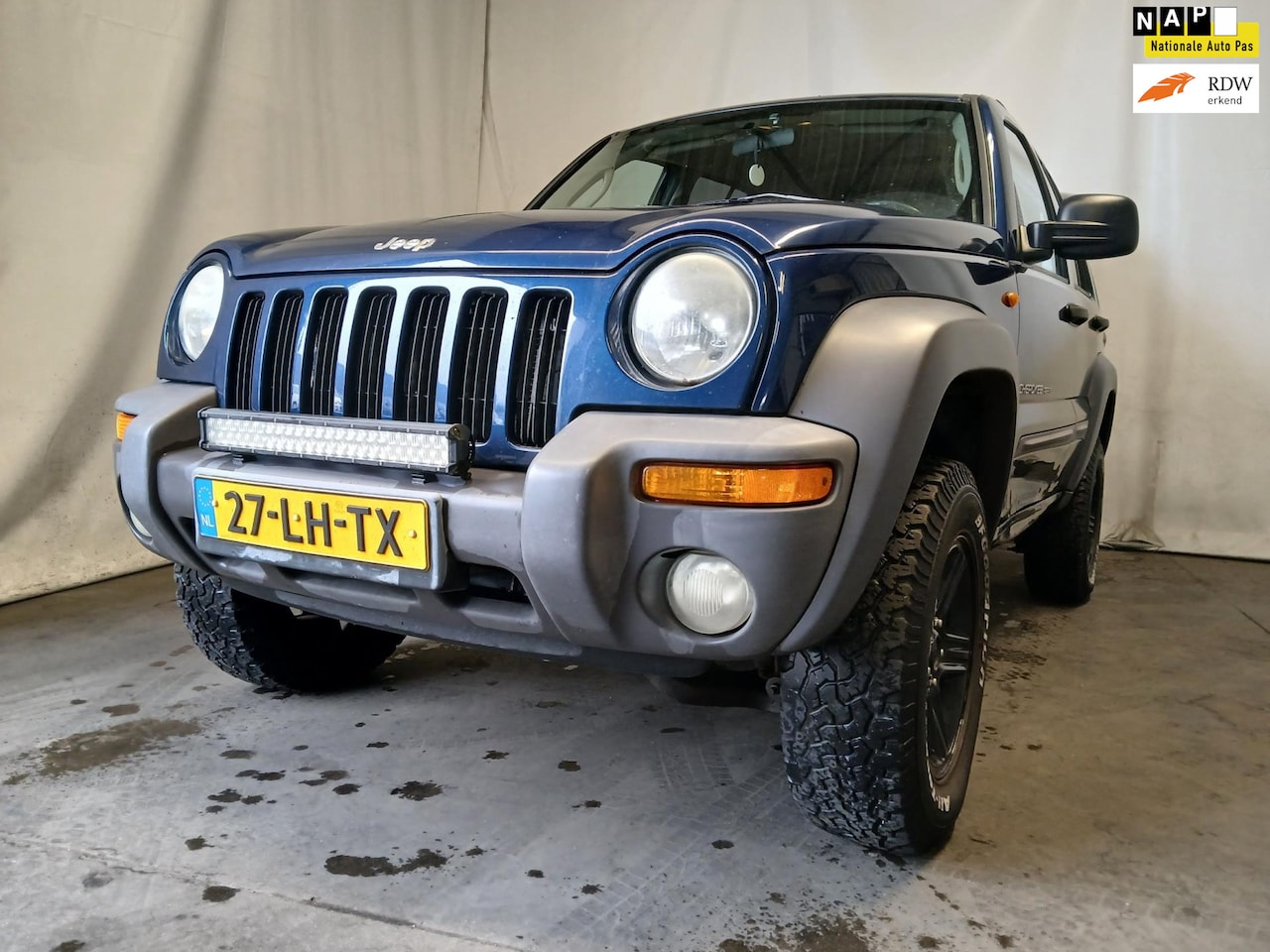 Jeep Cherokee - 2.4i Sport Plus - Airco - Leder - Cruise - Schade - AutoWereld.nl
