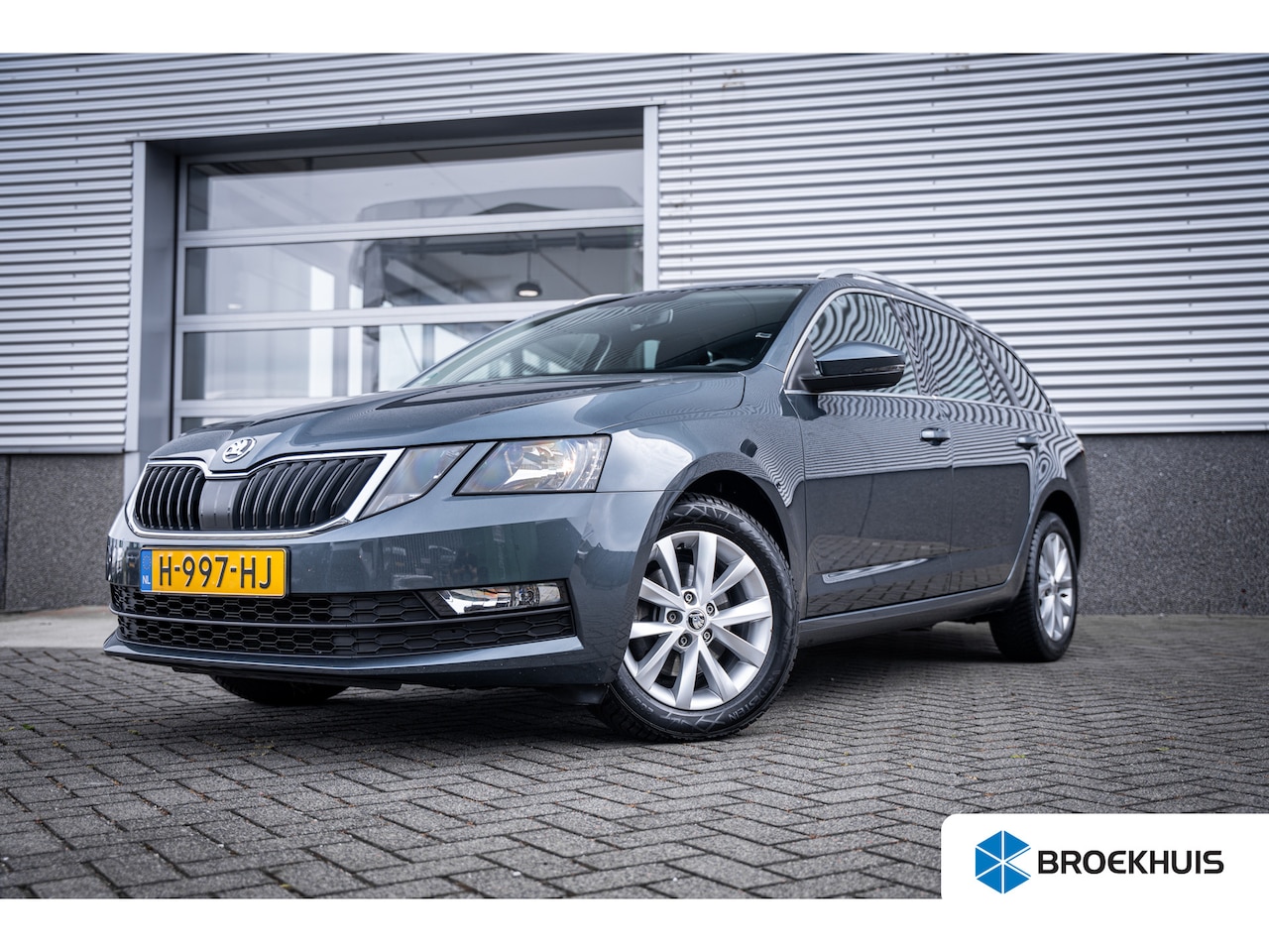 Skoda Octavia Combi - 1.5 TSI Greentech Business Edition | Airco (automatisch) | Cruise control | Extra getint g - AutoWereld.nl