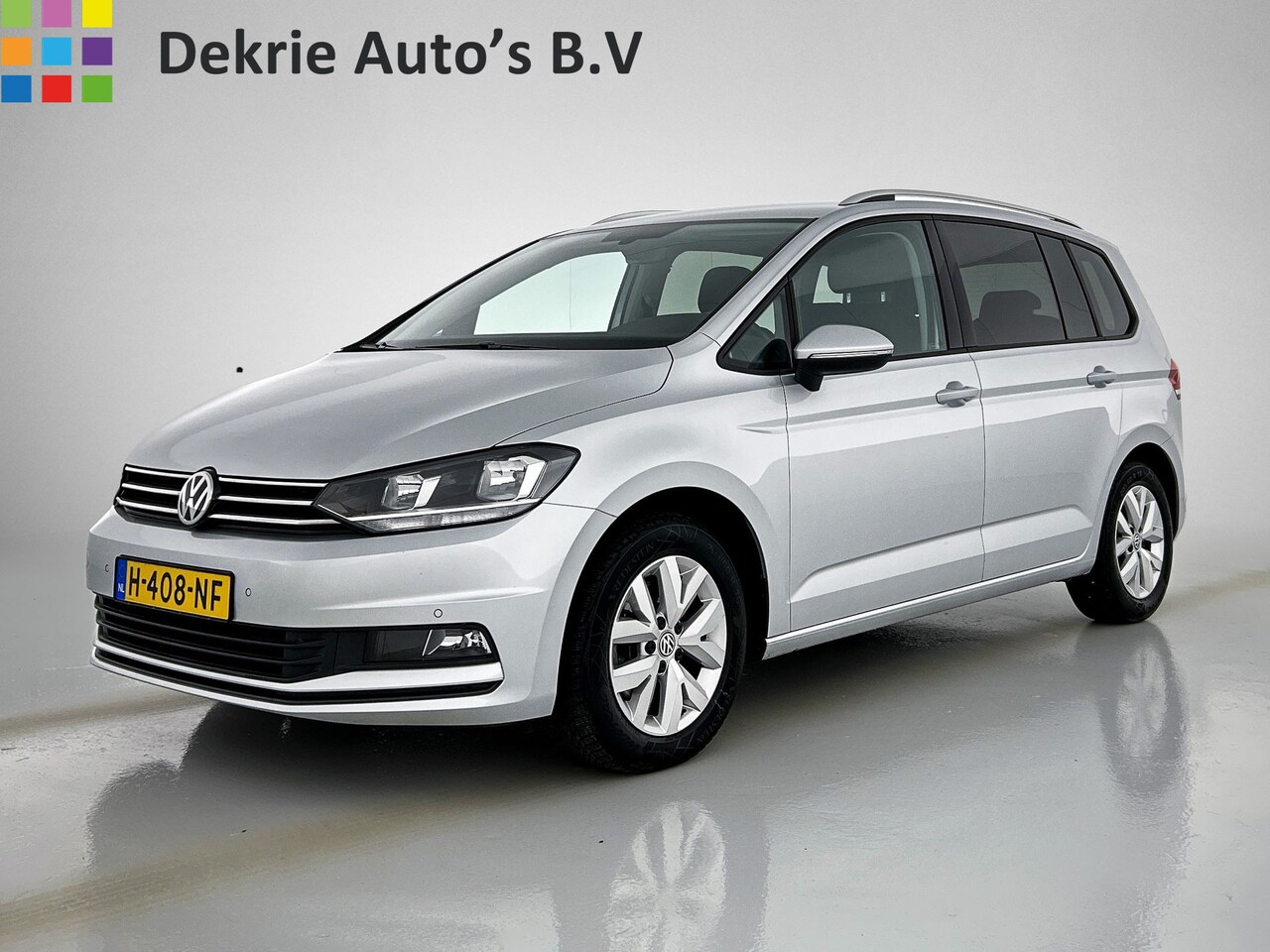 Volkswagen Touran - 2.0 TDI Automaat Comfort-Business / Trekhaak / Navigatie / Pdc+Camera / Airco-ecc./ Stoel - AutoWereld.nl